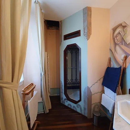 - Maison De Maitre Du Xviie 住宿加早餐酒店