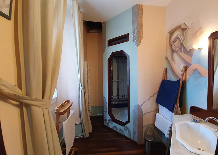 - Maison De Maitre Du Xviie Bed & Breakfast